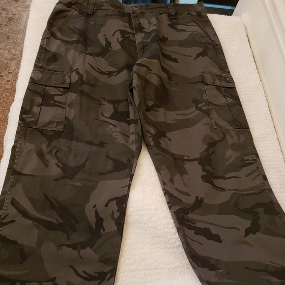 Wrangler Other - Wrangler Boot cut camo jeans size 40W/30L